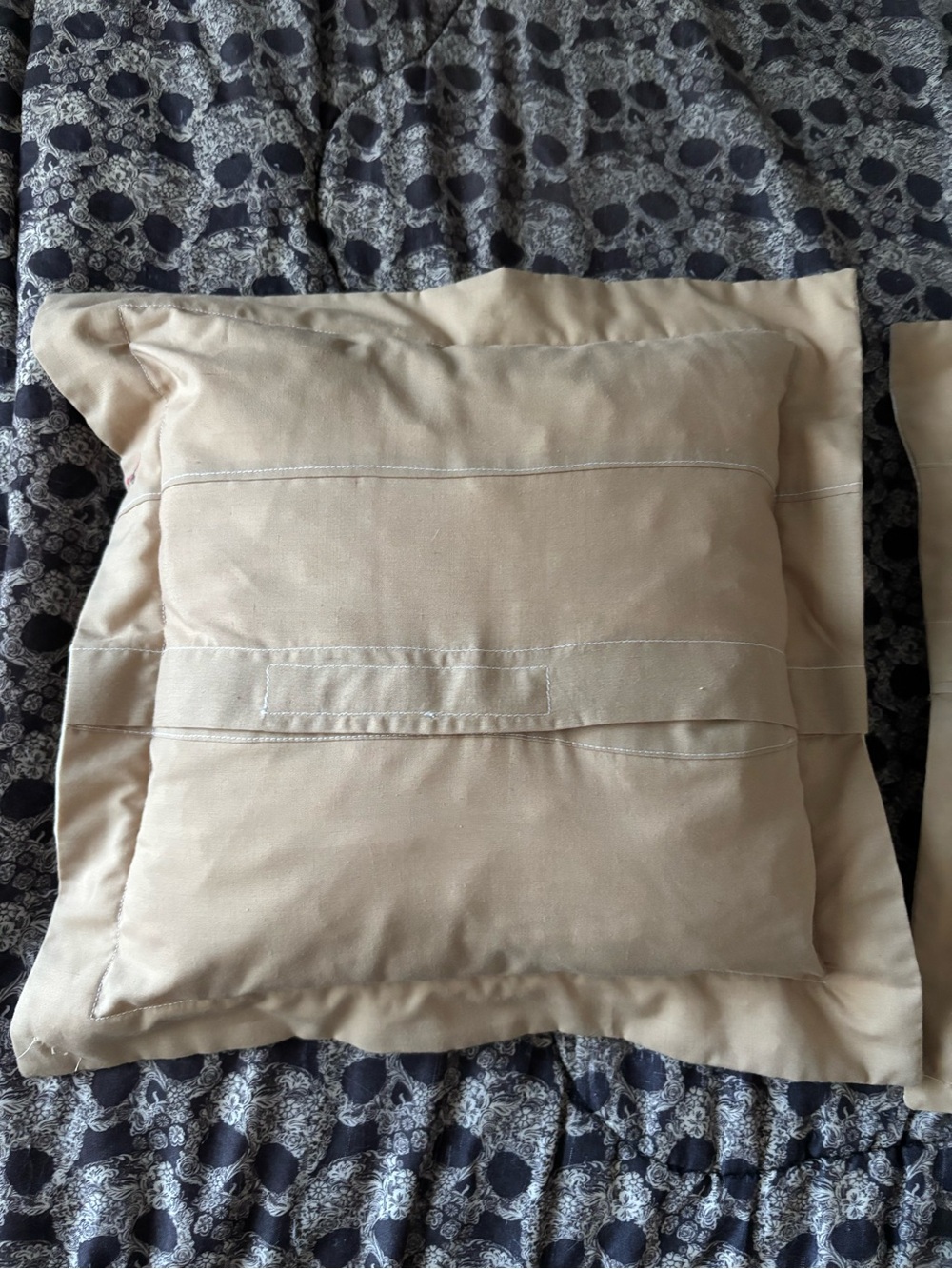 2 Handmade pillows 14 x 14 removable covers Pillows included - Picture 7 of 8